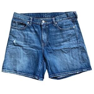 Uniqlo Light Wash Mom Jean Distressed Jean Shorts Women's Size 30